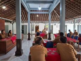 Rakor Seninan Sidoharjo Tekankan Penyelesaian Data Kependudukan dan Evaluasi Kinerja